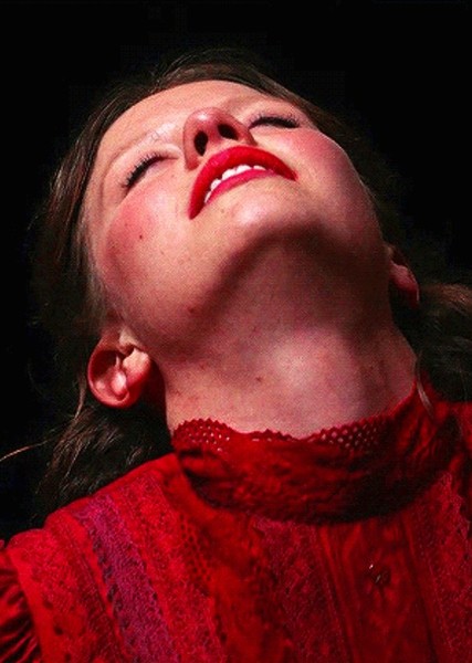 Mia Goth photo