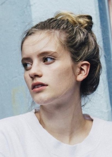 Mia Healey photo
