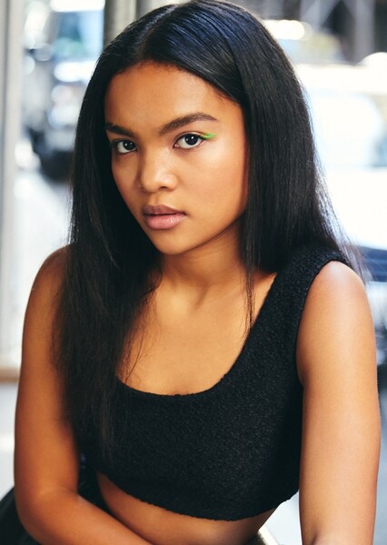 Mia Isaac photo