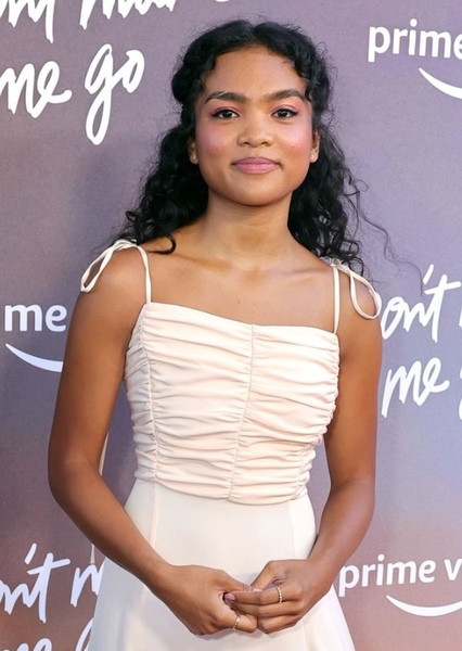 Mia Isaac photo