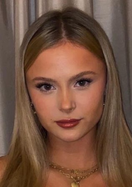 Mia Jenkins photo
