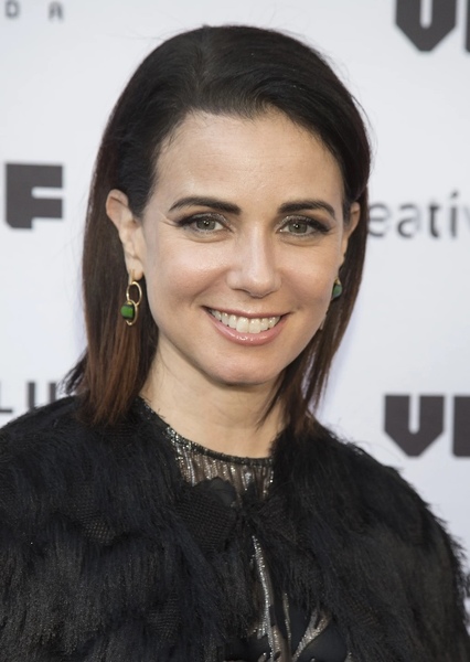 Mia Kirshner photo
