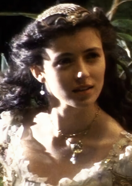 Mia Sara
