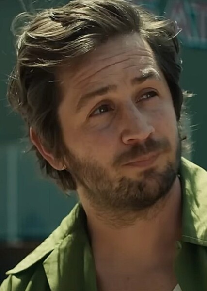 Michael Angarano photo