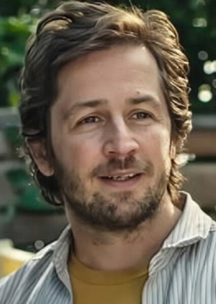 Michael Angarano photo