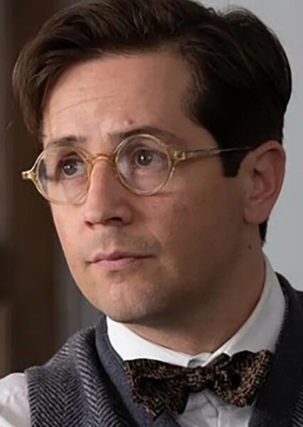 Michael Angarano photo