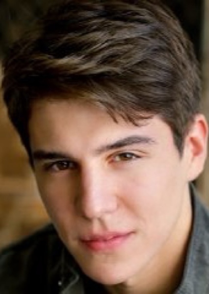 Michael Grant photo