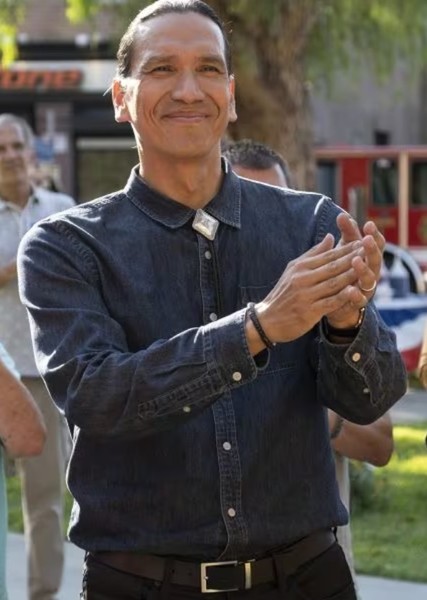 Michael Greyeyes photo