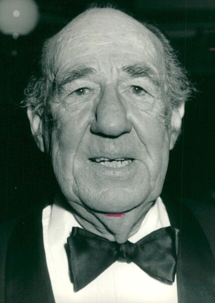 Michael Hordern photo