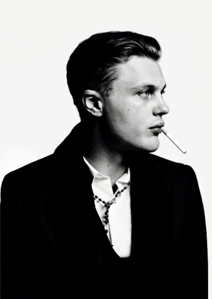 Michael Pitt photo