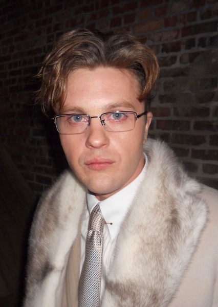 Michael Pitt photo