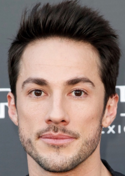 Michael Trevino photo