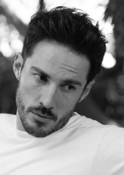 Michael Trevino photo