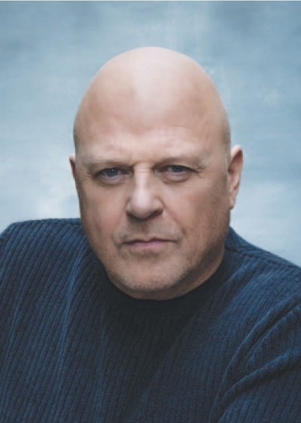Micheal Chiklis
