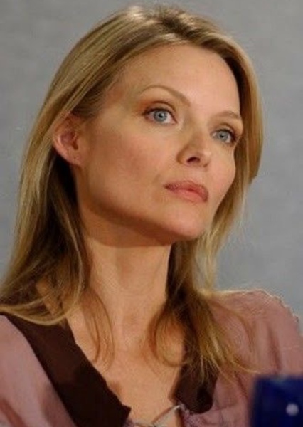 Michelle Pfeiffer photo