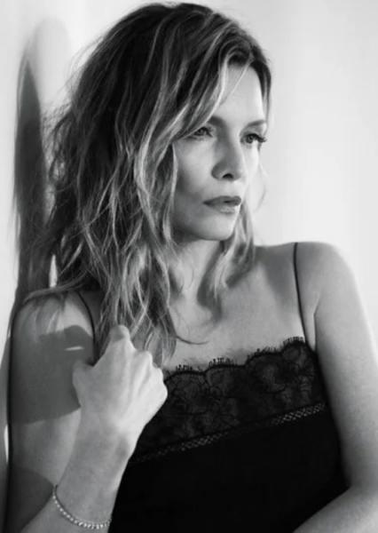 Michelle Pfeiffer photo