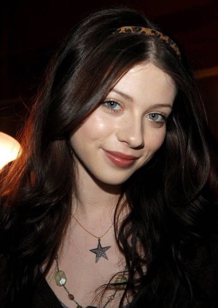 Michelle Trachtenberg photo