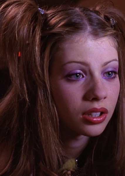 Michelle Trachtenberg photo