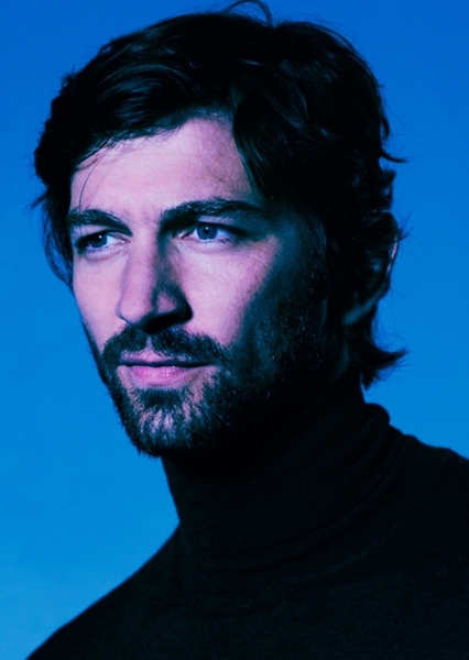 Michiel Huisman photo