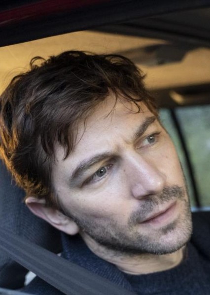 Michiel Huisman photo