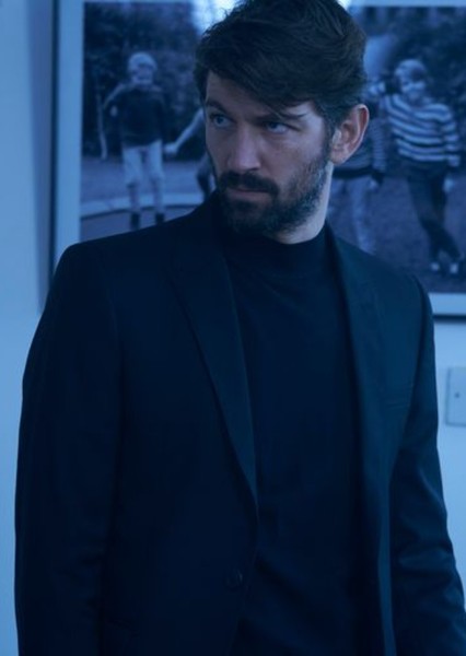 Michiel Huisman photo