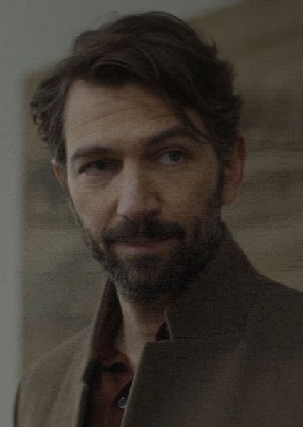 Michiel Huisman photo