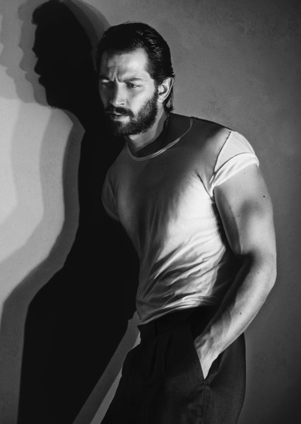 Michiel Huisman photo
