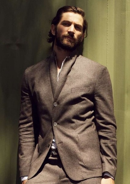 Michiel Huisman photo