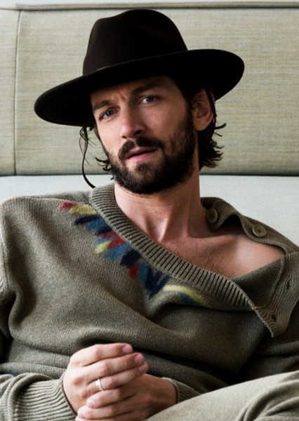 Michiel Huisman photo