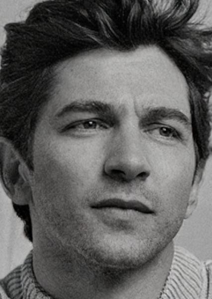 Michiel Huisman photo