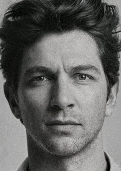 Michiel Huisman photo