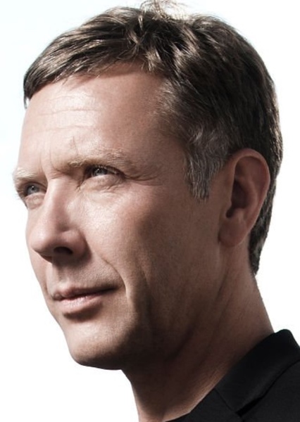 Mikael Persbrandt
