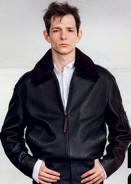 Mike Faist photo