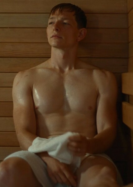 Mike Faist photo