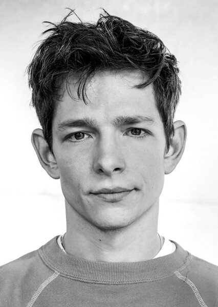 Mike Faist photo