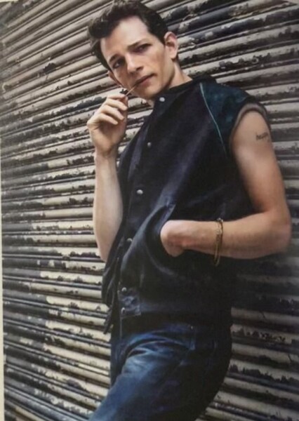Mike Faist photo
