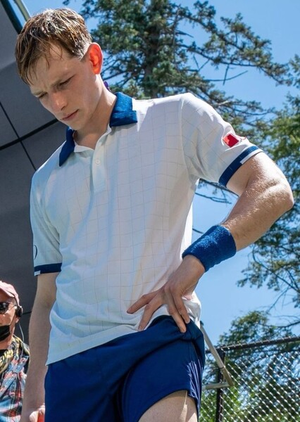 Mike Faist photo