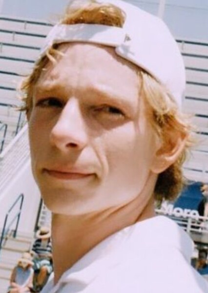 Mike Faist photo