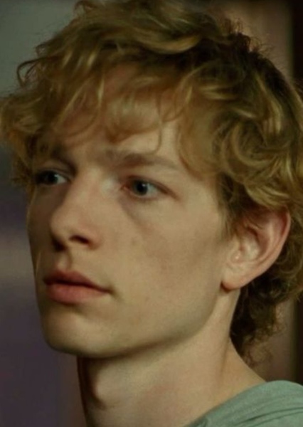 Mike Faist photo