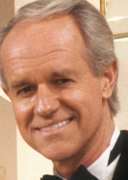 Mike Farrell photo