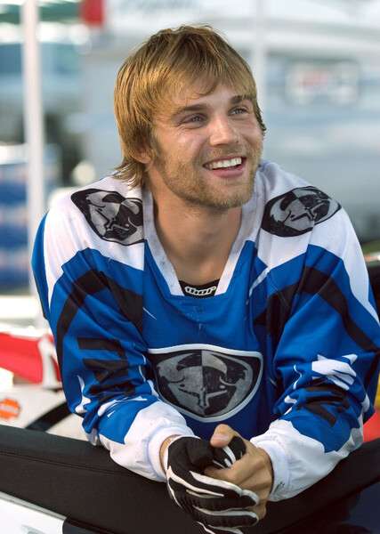 Mike Vogel photo