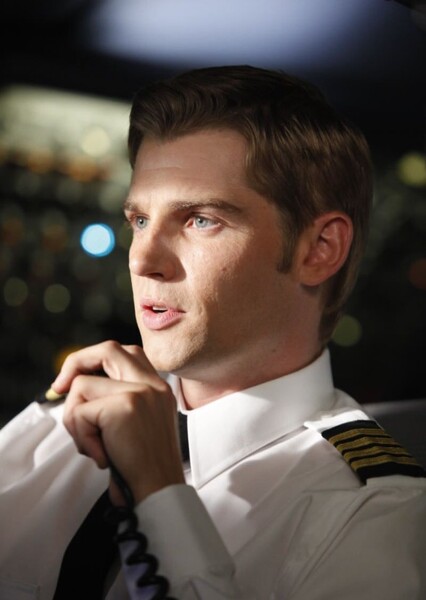 Mike Vogel photo