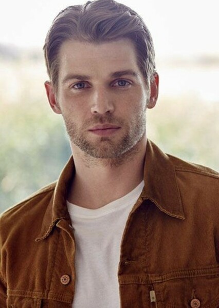 Mike Vogel photo