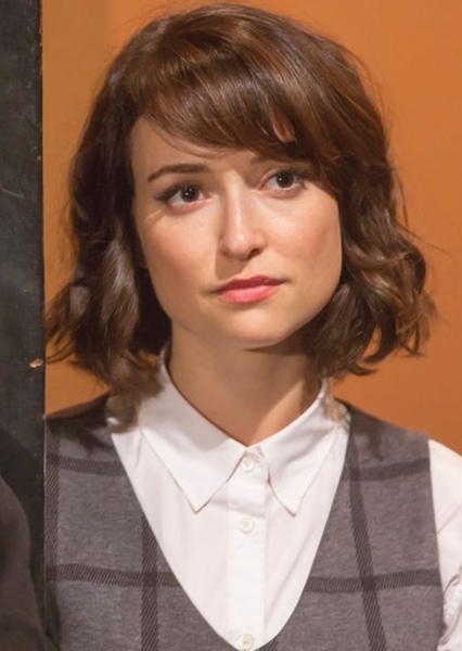 Milana Vayntrub photo