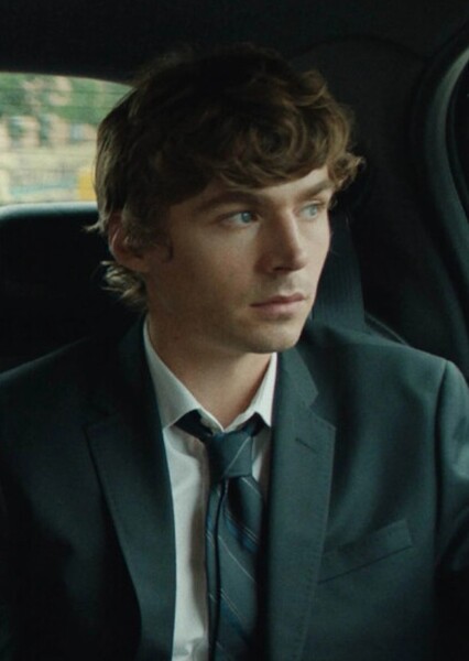 Miles Heizer photo