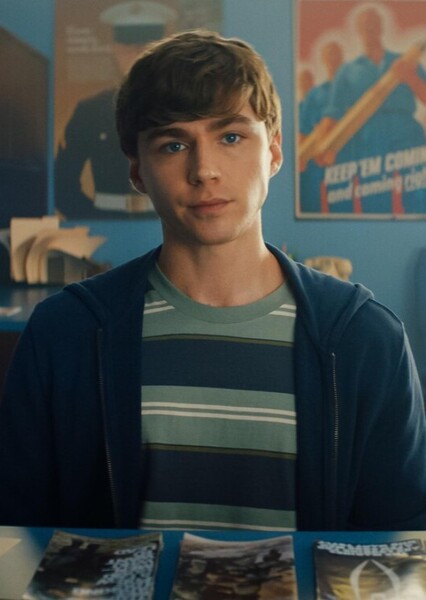 Miles Heizer photo