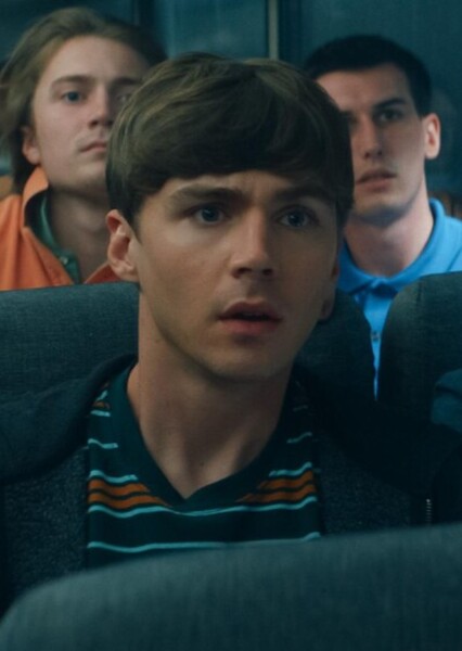 Miles Heizer photo