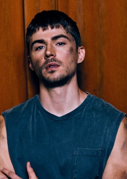 Miles Heizer photo