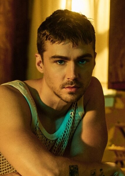 Miles Heizer photo