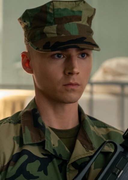 Miles Heizer photo